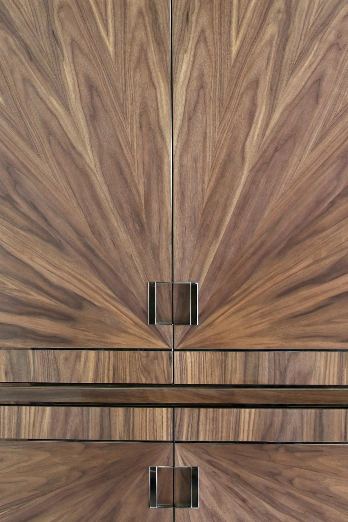 rWood - Panel veneered MDF panel close-up showing grain detail